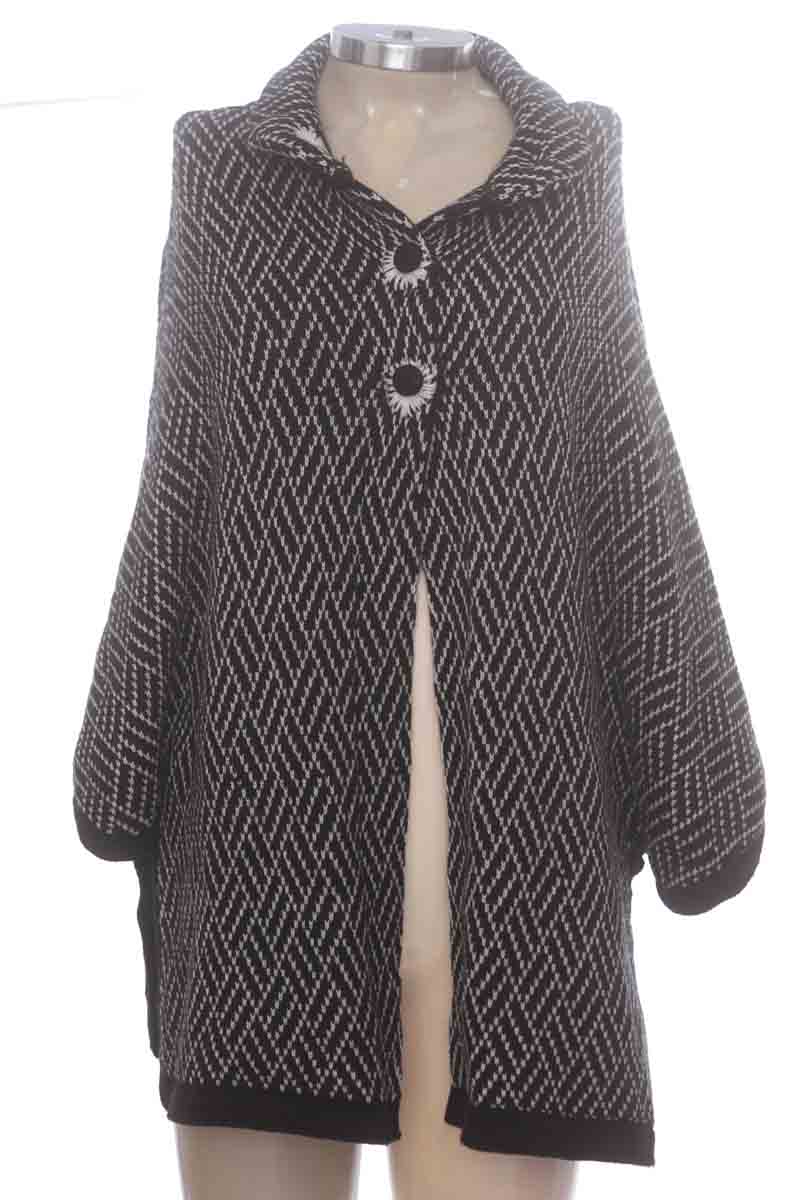 Sweater color Negro - Closeando