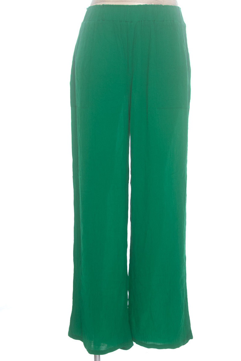 Pantalones color Verde - NAF NAF