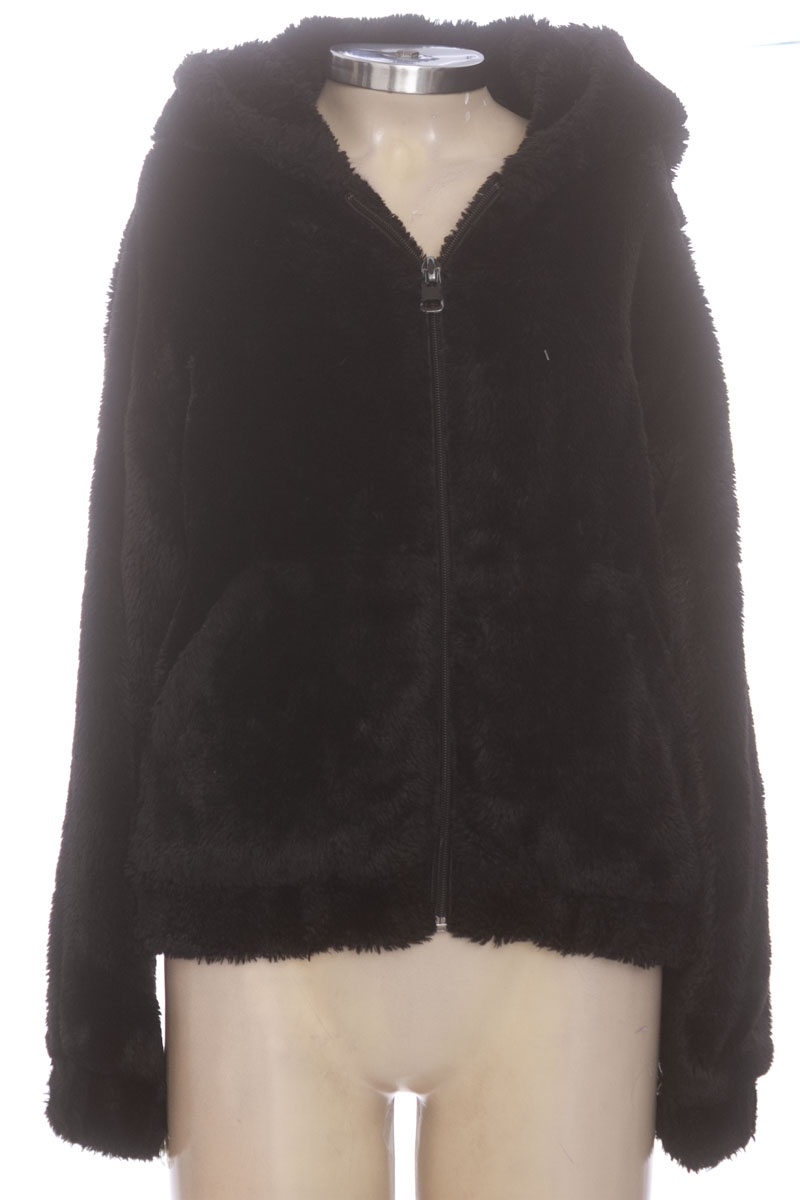 Chaqueta / Abrigo color Negro - Pull & Bear