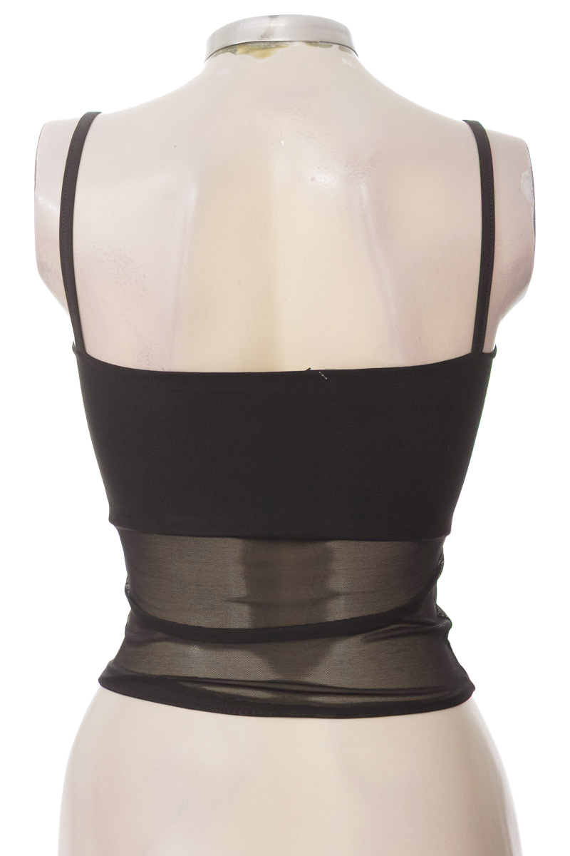 Top / Camiseta color Negro - Not so basic