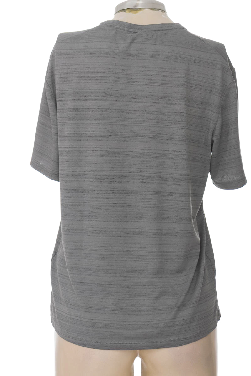 Ropa Deportiva / Salida de Baño color Gris - Nike