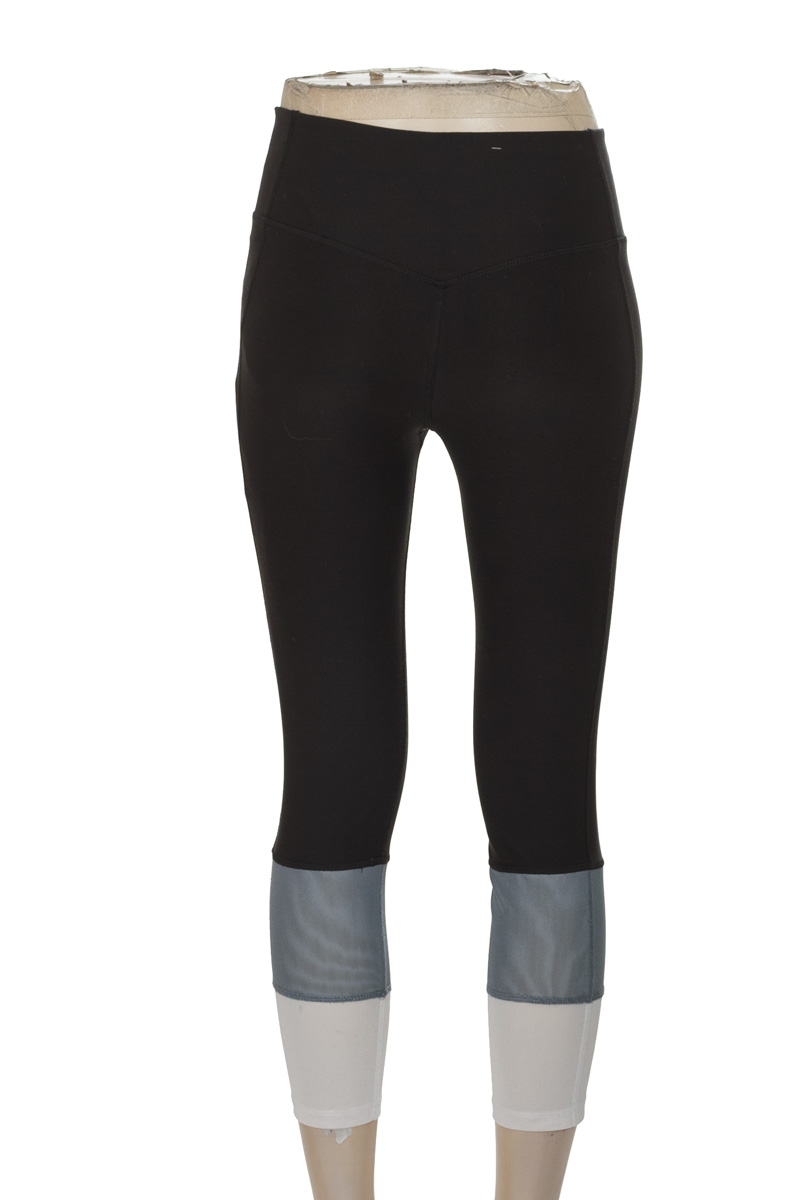 Ropa Deportiva / Salida de Baño color Negro - Nike
