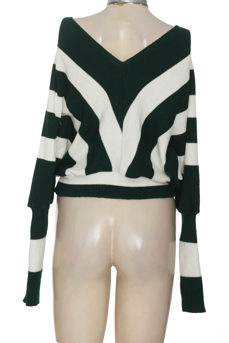 Sweater color Verde - Marka