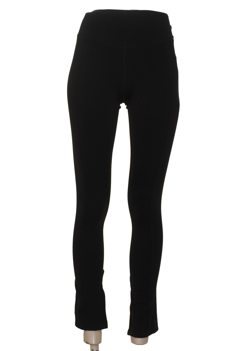 Ropa Deportiva / Salida de Baño color Negro - Nike