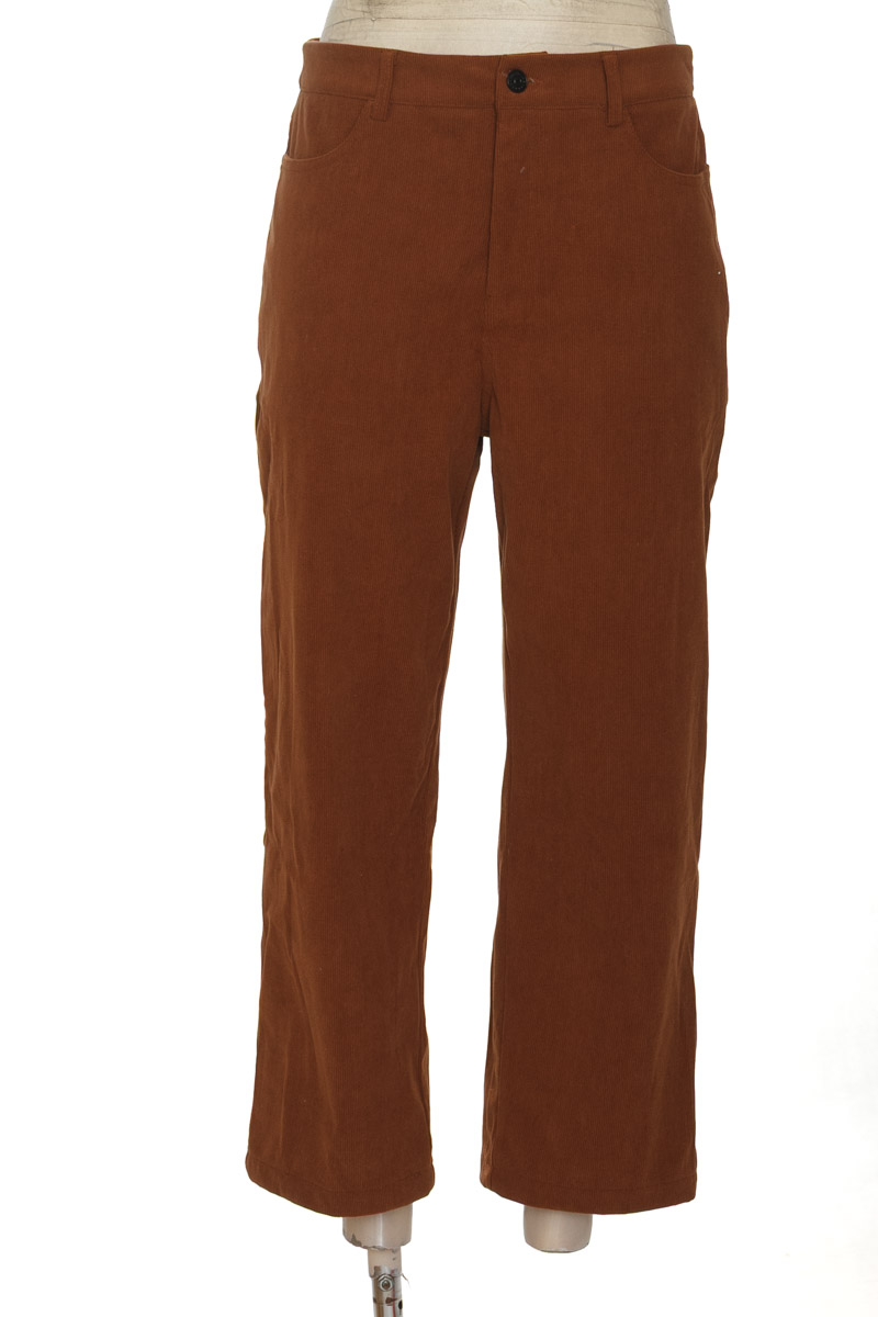 Pantalones color Café - Closeando