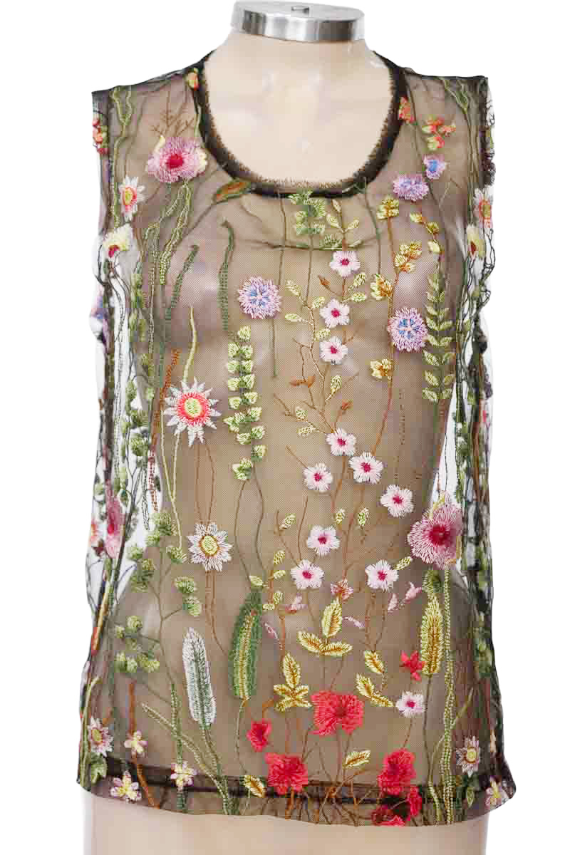 Top / Camiseta color Negro - Studio F