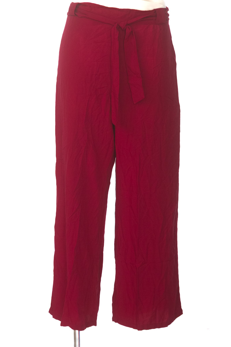 Pantalones color Rojo - Closeando
