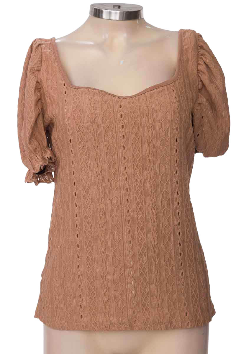 Top / Camiseta color Café - Carmel