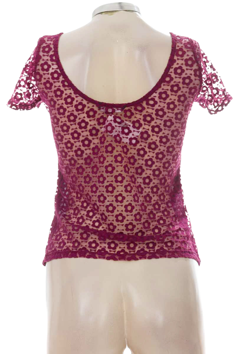 Top / Camiseta color Vinotinto - Koaj