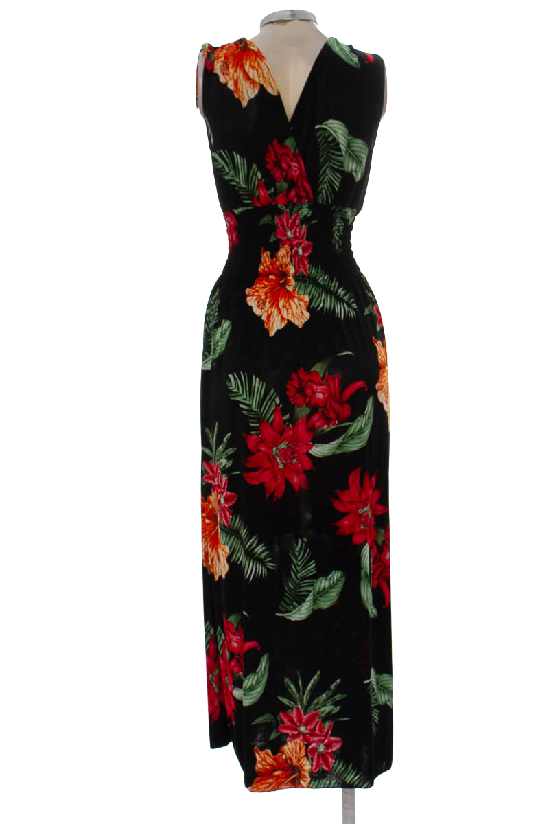 Vestido / Enterizo color Negro - Closeando