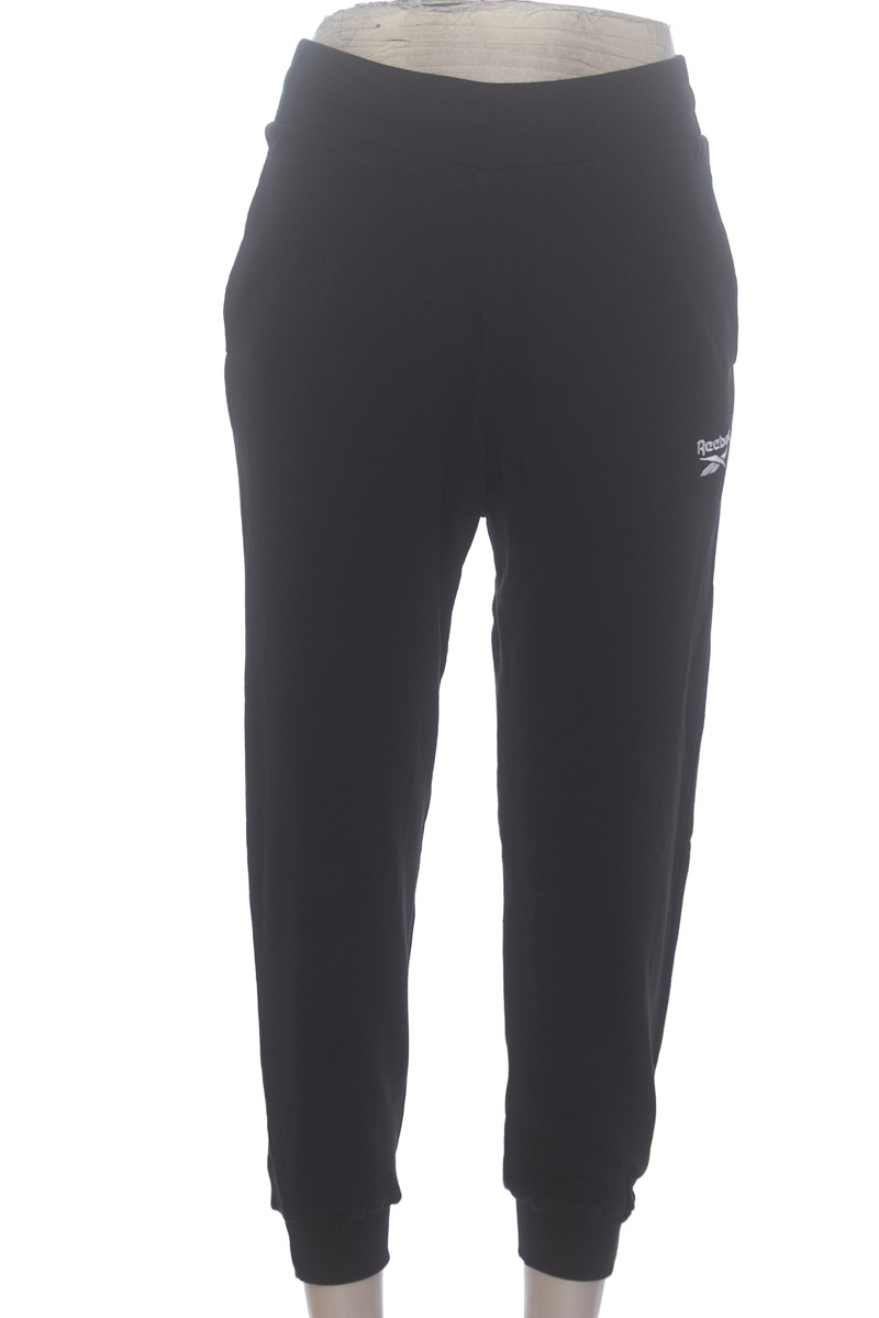 Ropa Deportiva / Salida de Baño color Negro - Reebok