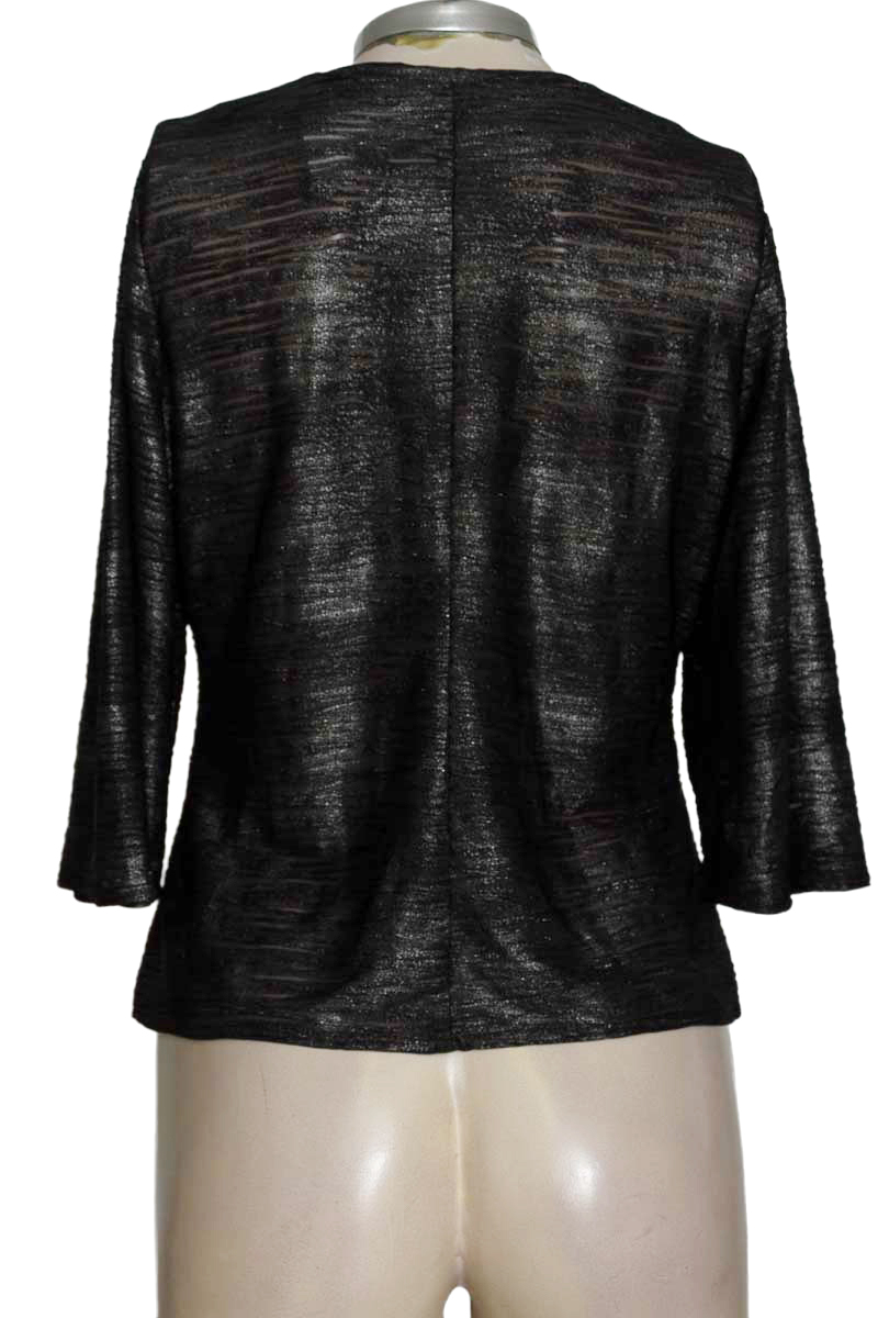 Top / Camiseta color Negro - Closeando