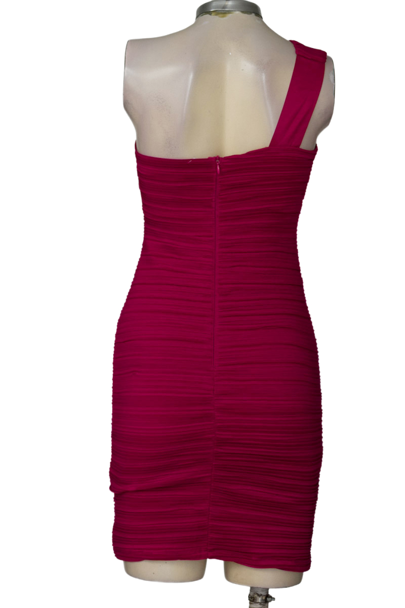 Vestido / Enterizo color Fucsia - Closeando