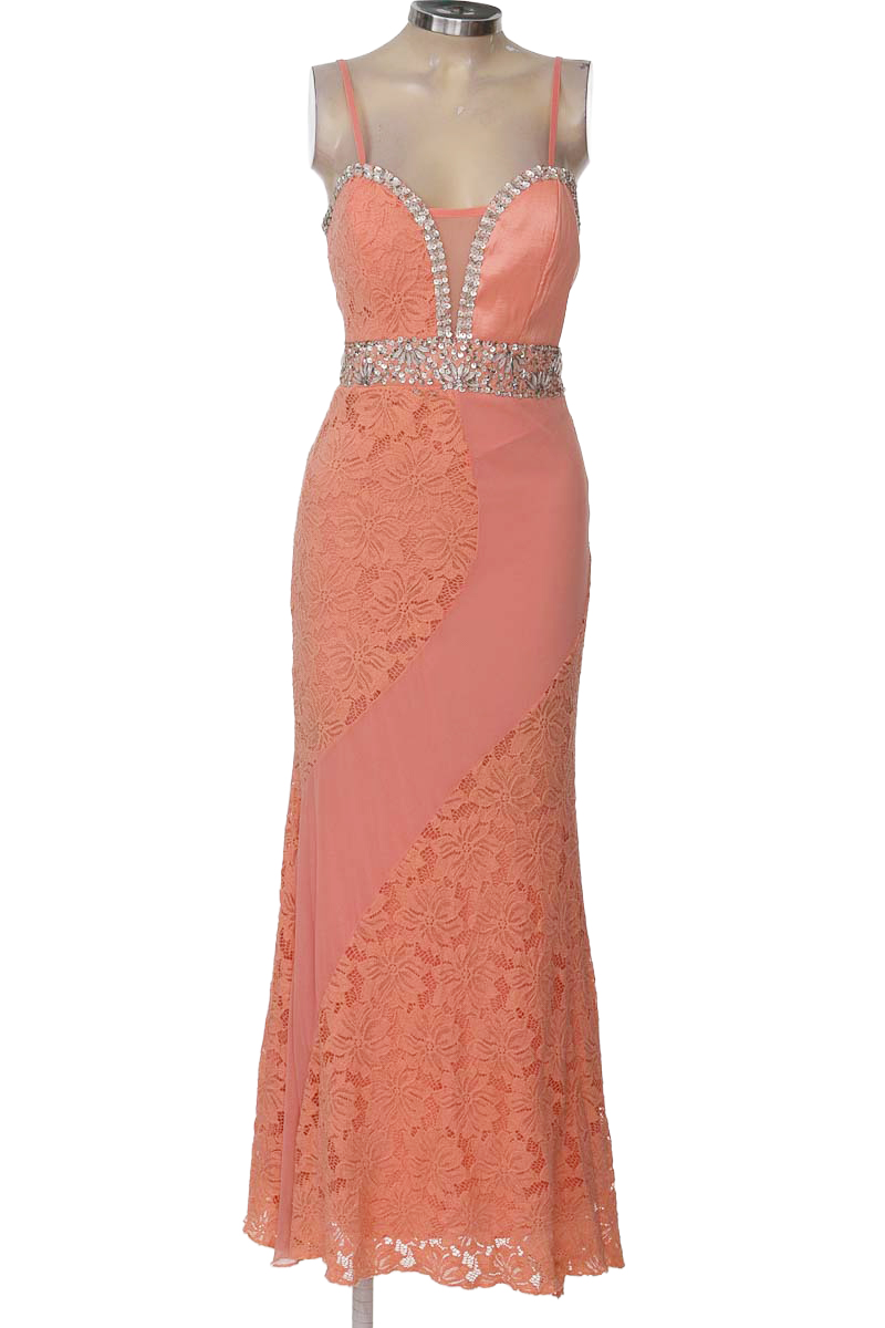 Vestido / Enterizo color Rosado - Closeando