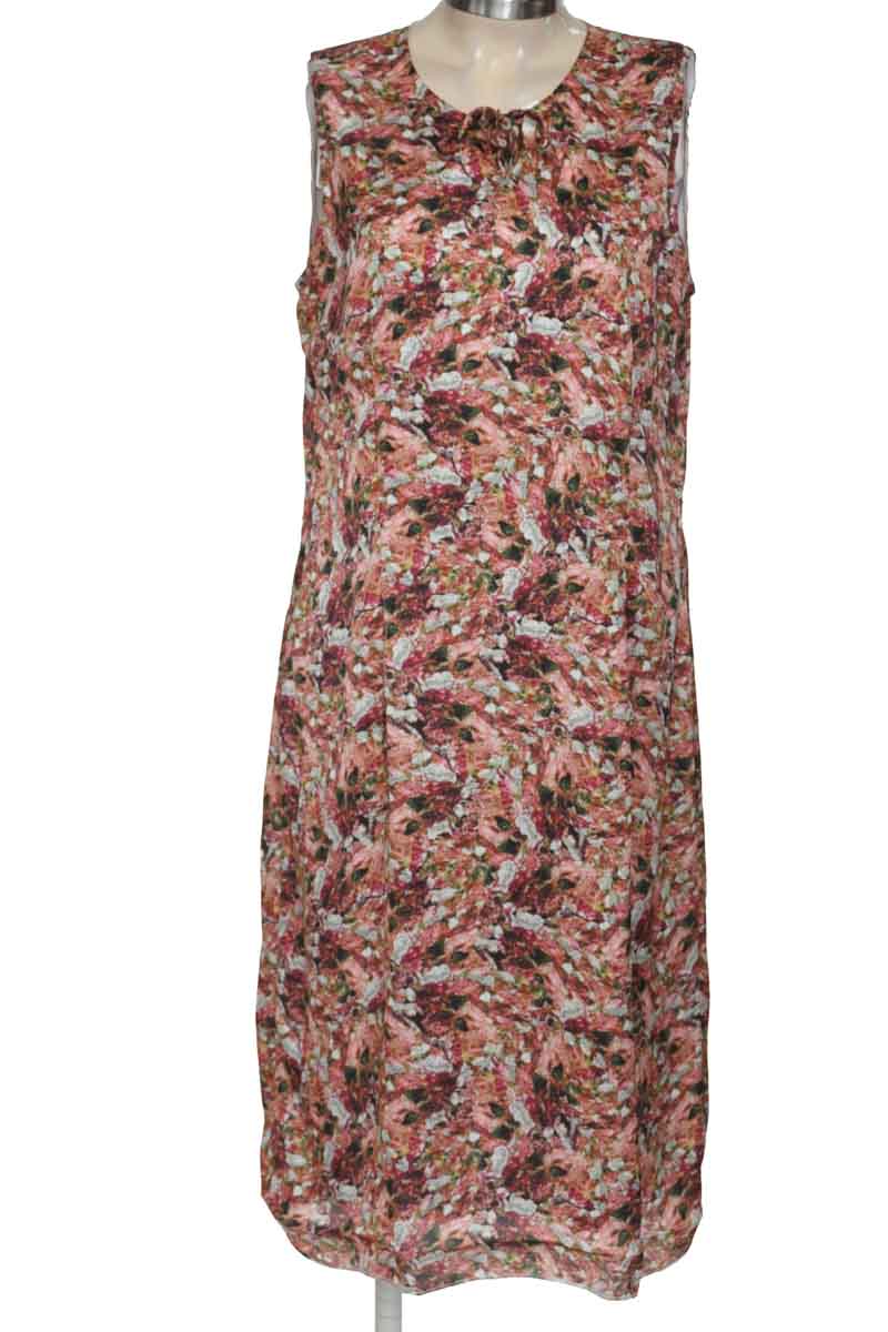 Vestido / Enterizo color Rosado - Closeando
