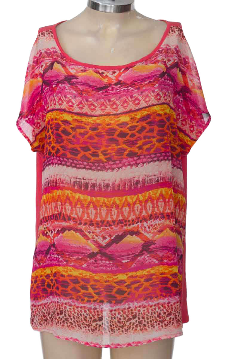Top / Camiseta color Fucsia - L&H