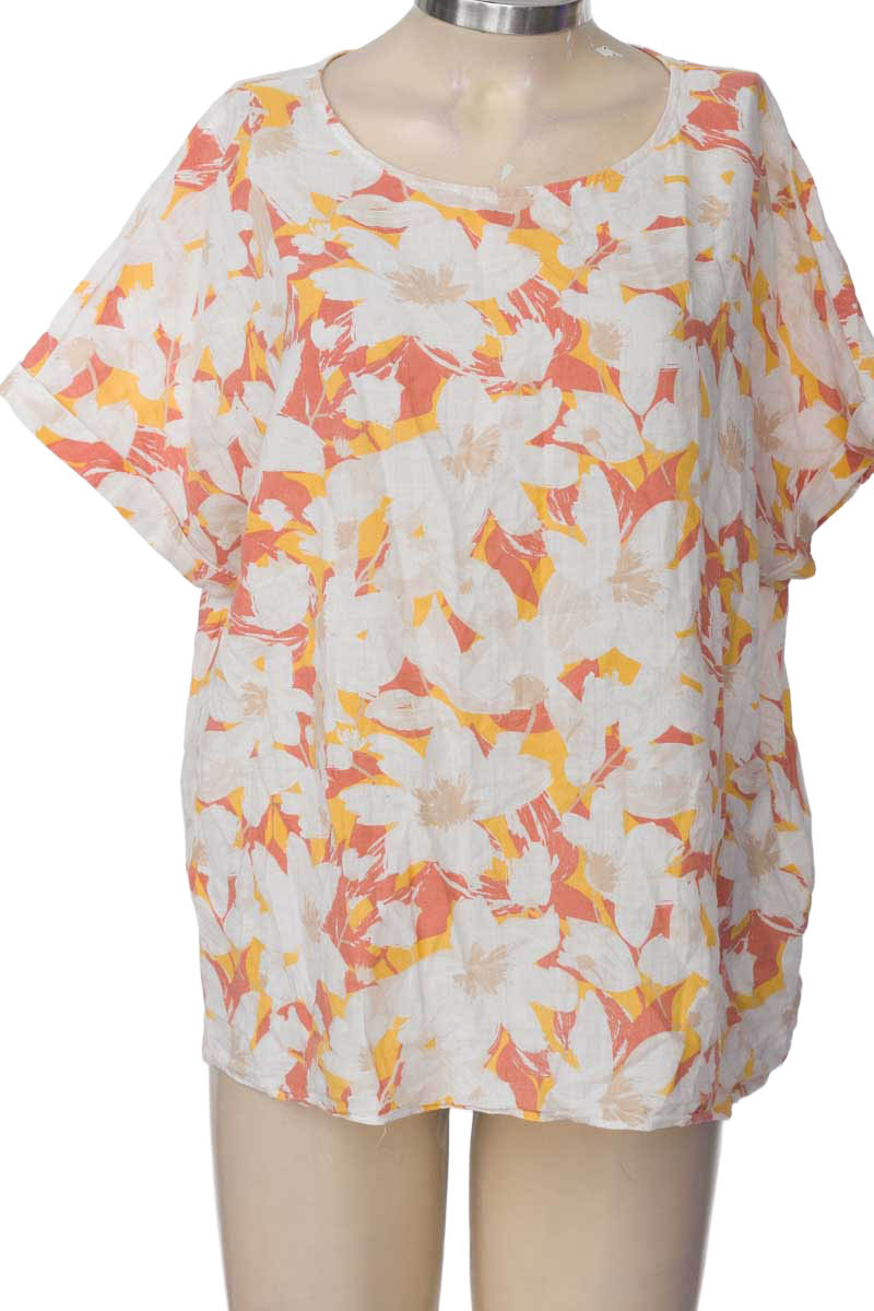 Top / Camiseta color Beige - PATPRIMO