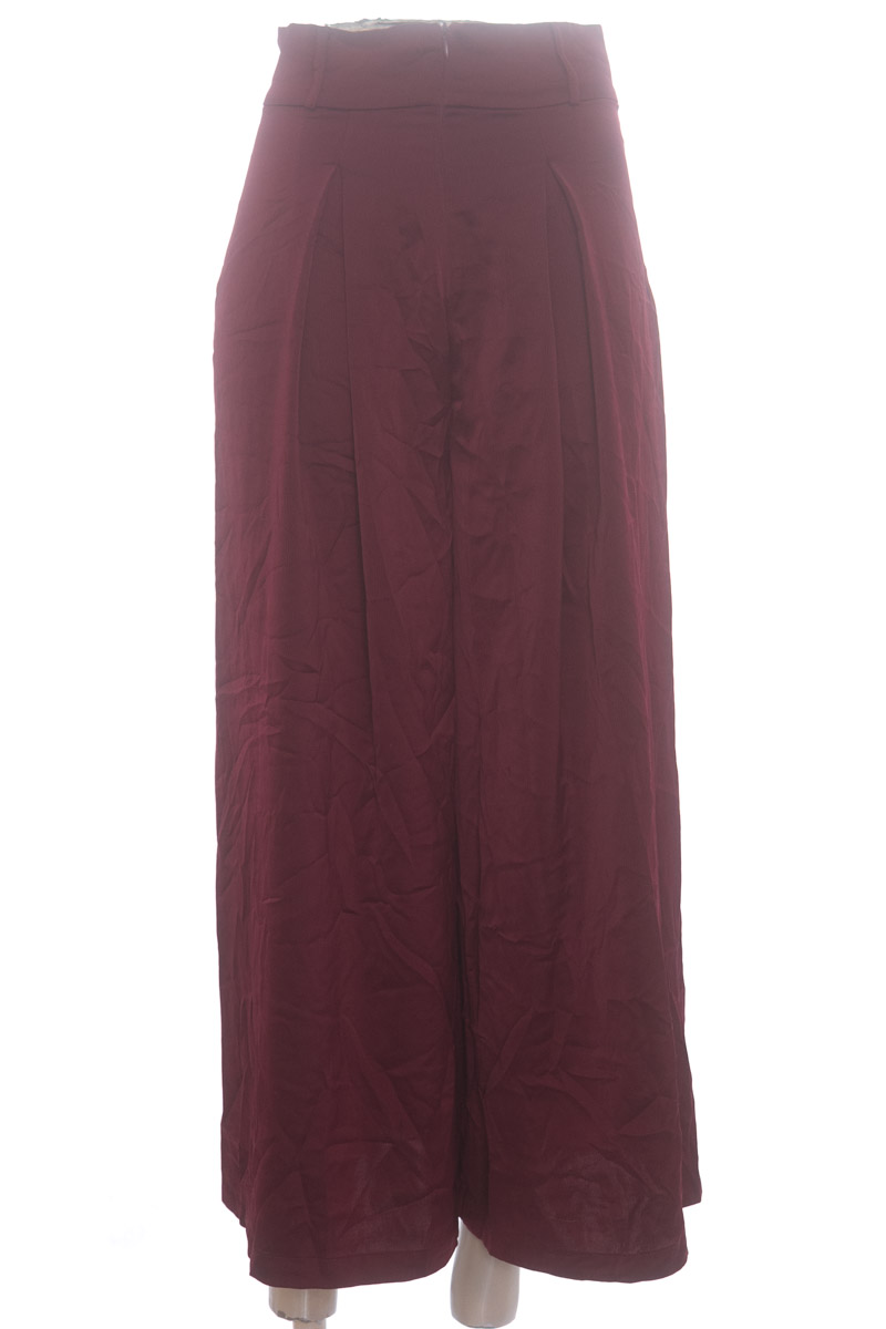 Pantalones color Vinotinto - Closeando