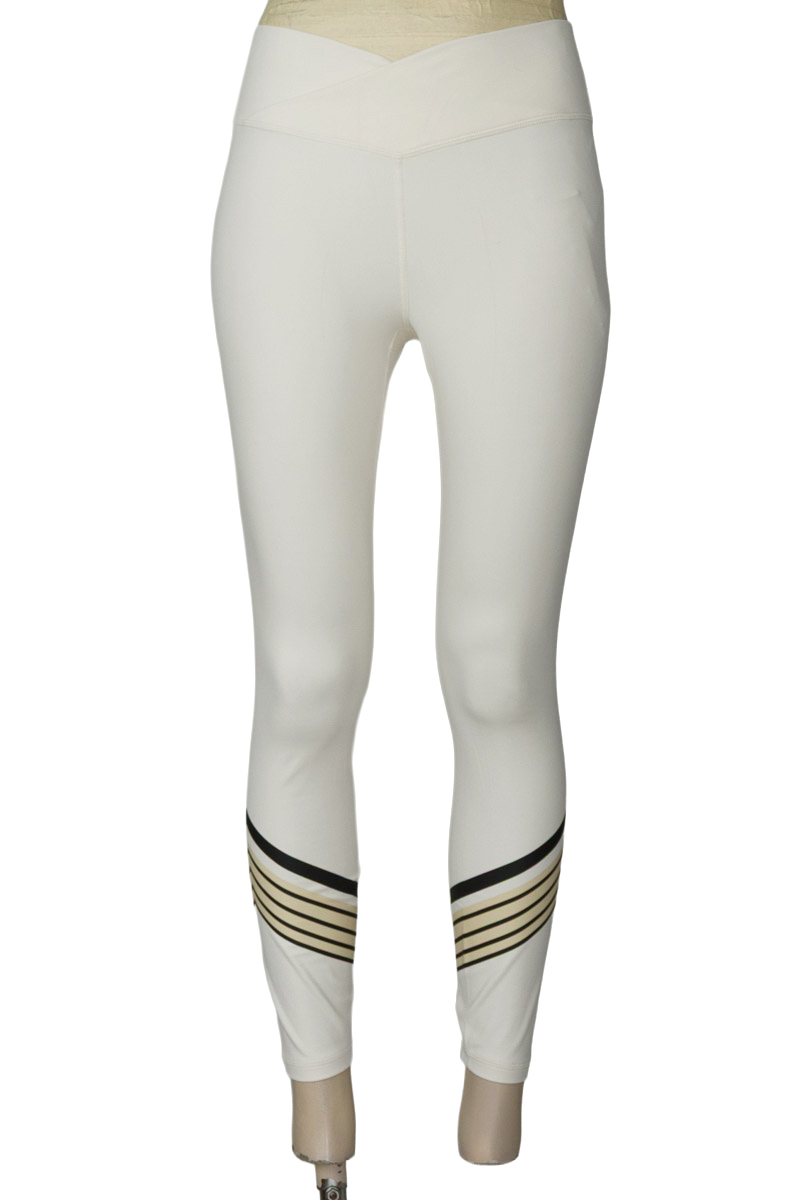Ropa Deportiva / Salida de Baño color Beige - Weworewhat
