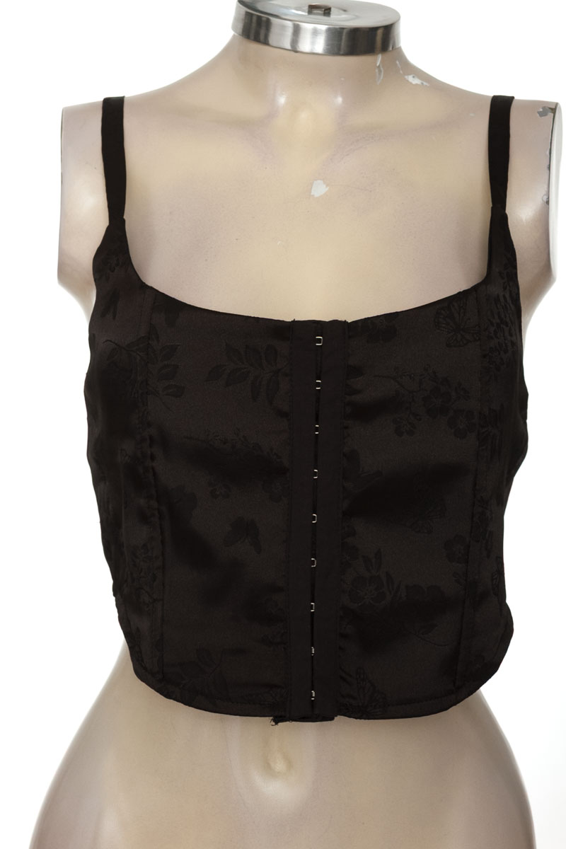 Top / Camiseta color Negro - L.A.Hearts
