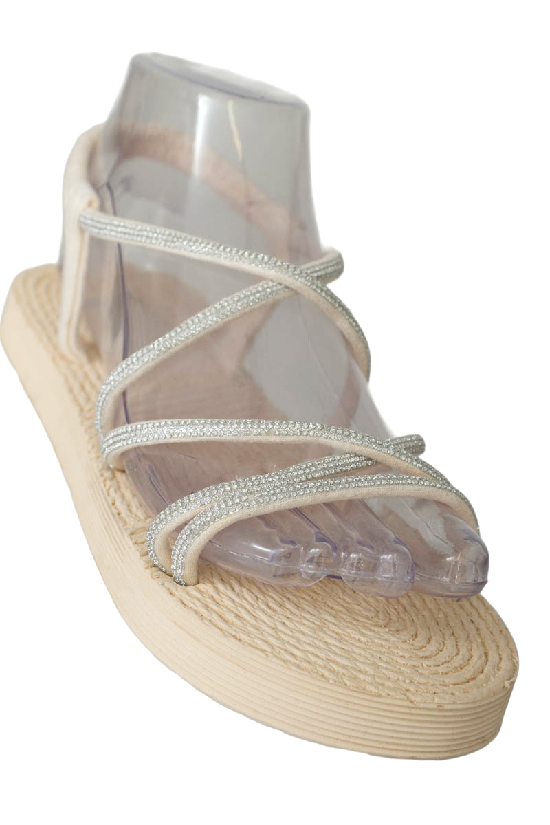 Zapatos color Beige - Closeando