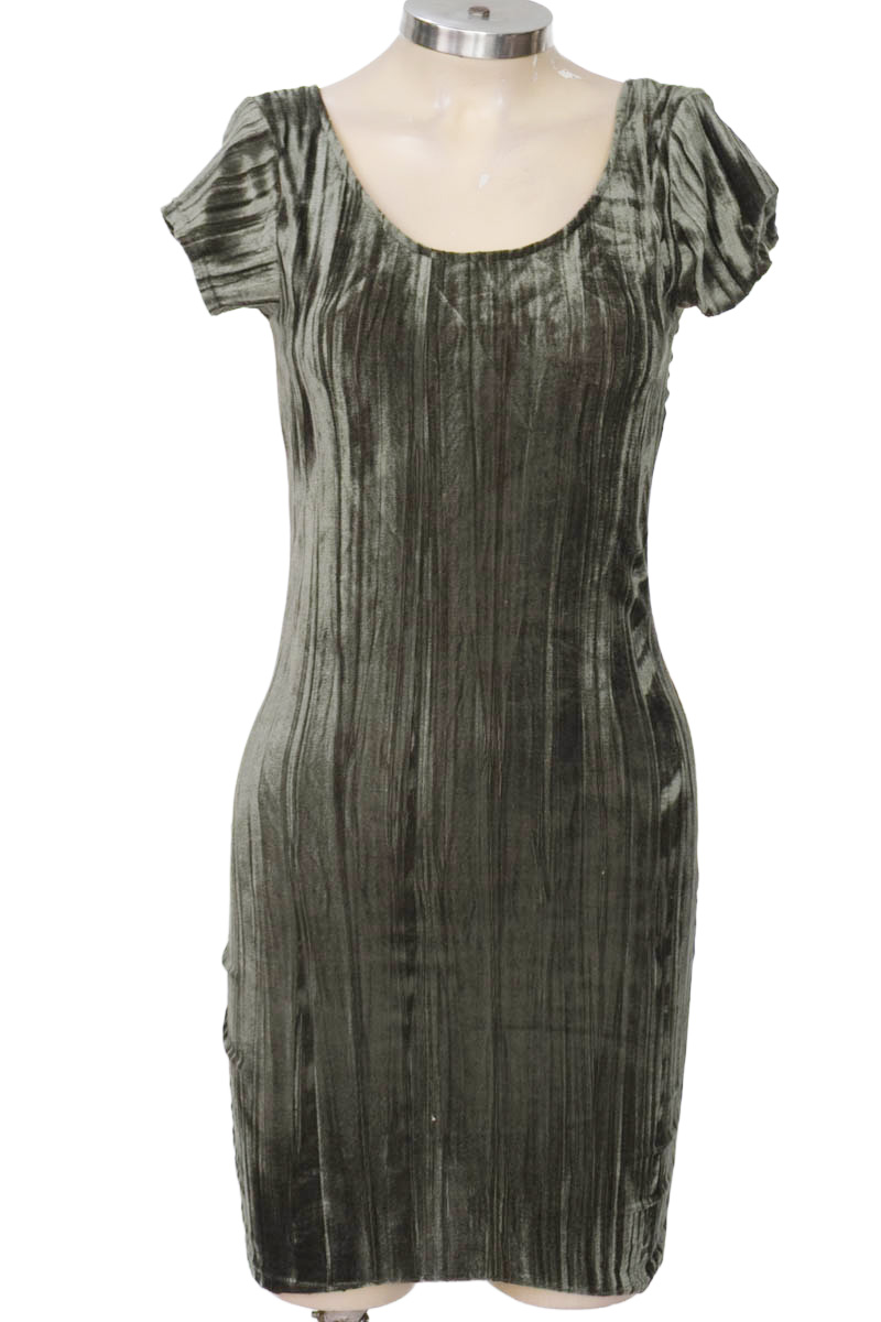 Vestido / Enterizo color Verde - Closeando