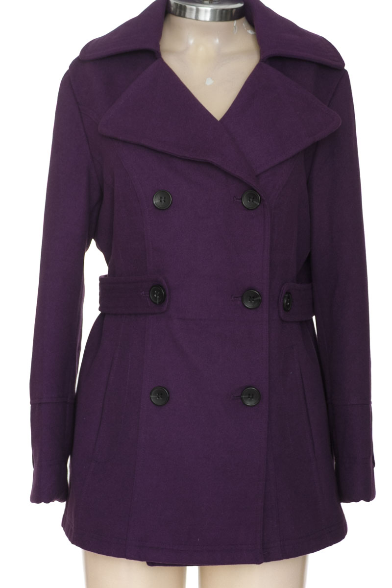 Chaqueta / Abrigo color Morado - Closeando