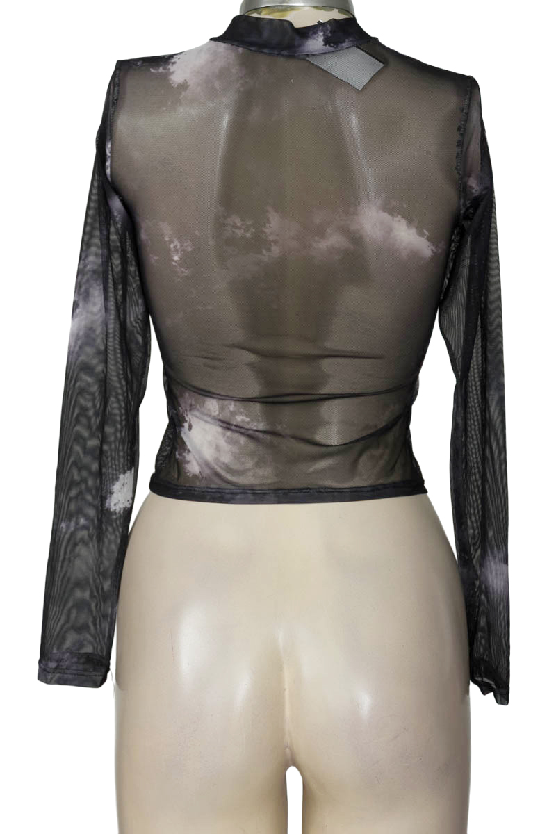 Top / Camiseta color Negro - Closeando
