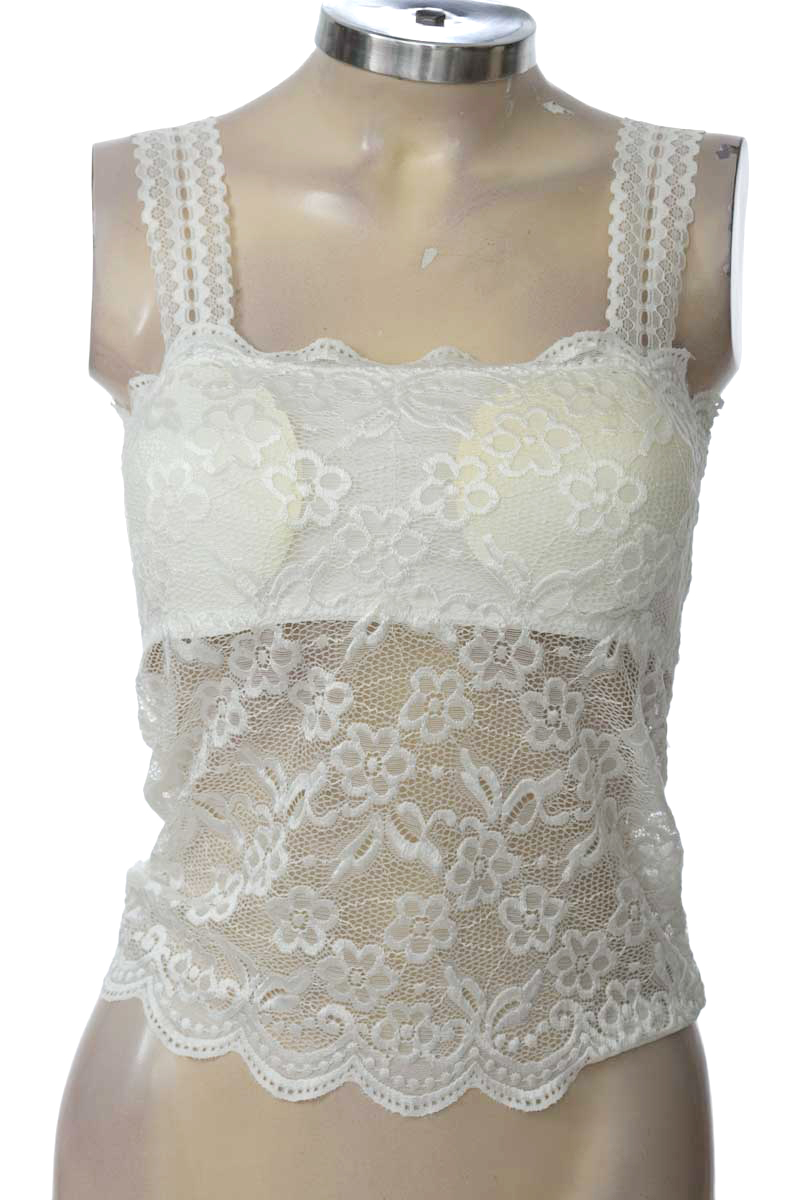 Top / Camiseta color Blanco - Closeando