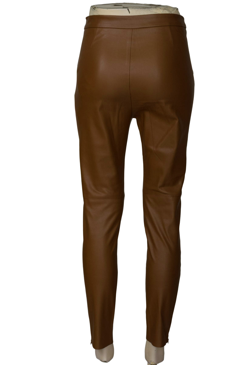 Pantalones color Café - Zara