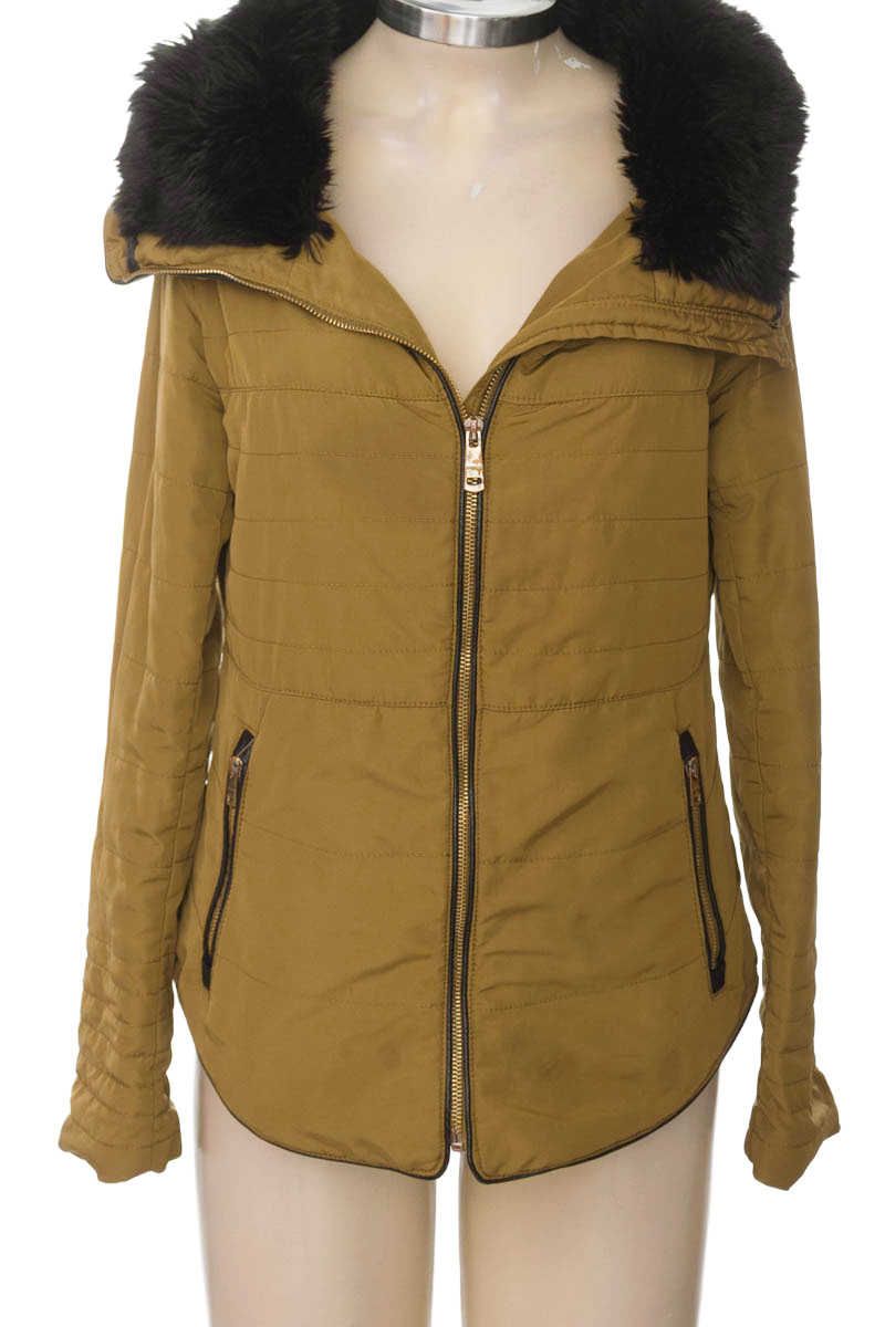 Chaqueta / Abrigo color Verde - Koaj