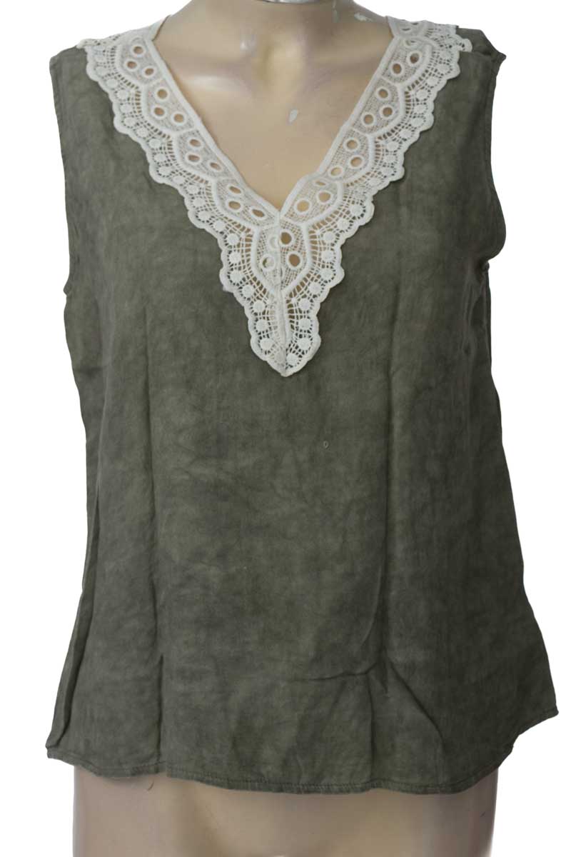 Top / Camiseta color Gris - Closeando