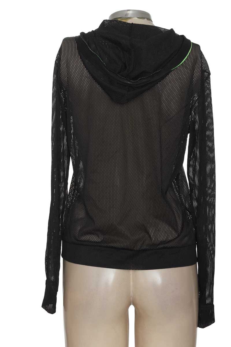 Ropa Deportiva / Salida de Baño color Negro - Closeando