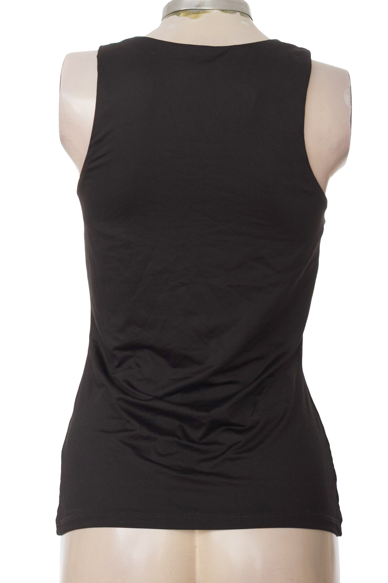 Top / Camiseta color Negro - ELA