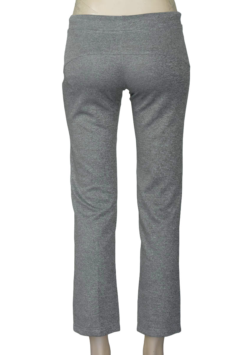 Ropa Deportiva / Salida de Baño color Gris - Closeando