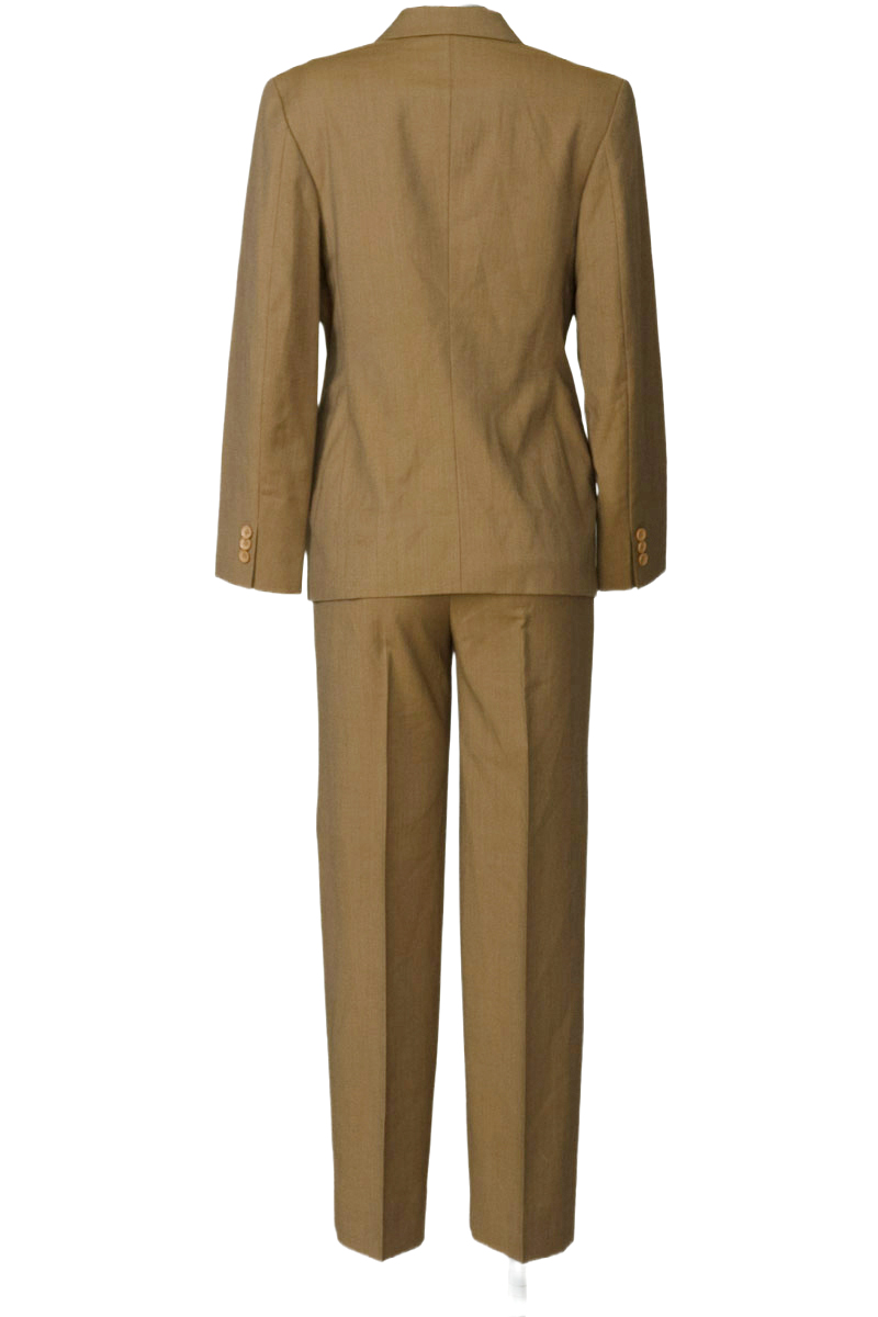 Vestido / Enterizo color Beige - Closeando