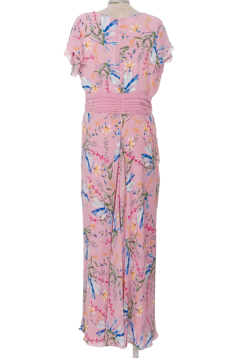 Vestido / Enterizo color Rosado - Closeando