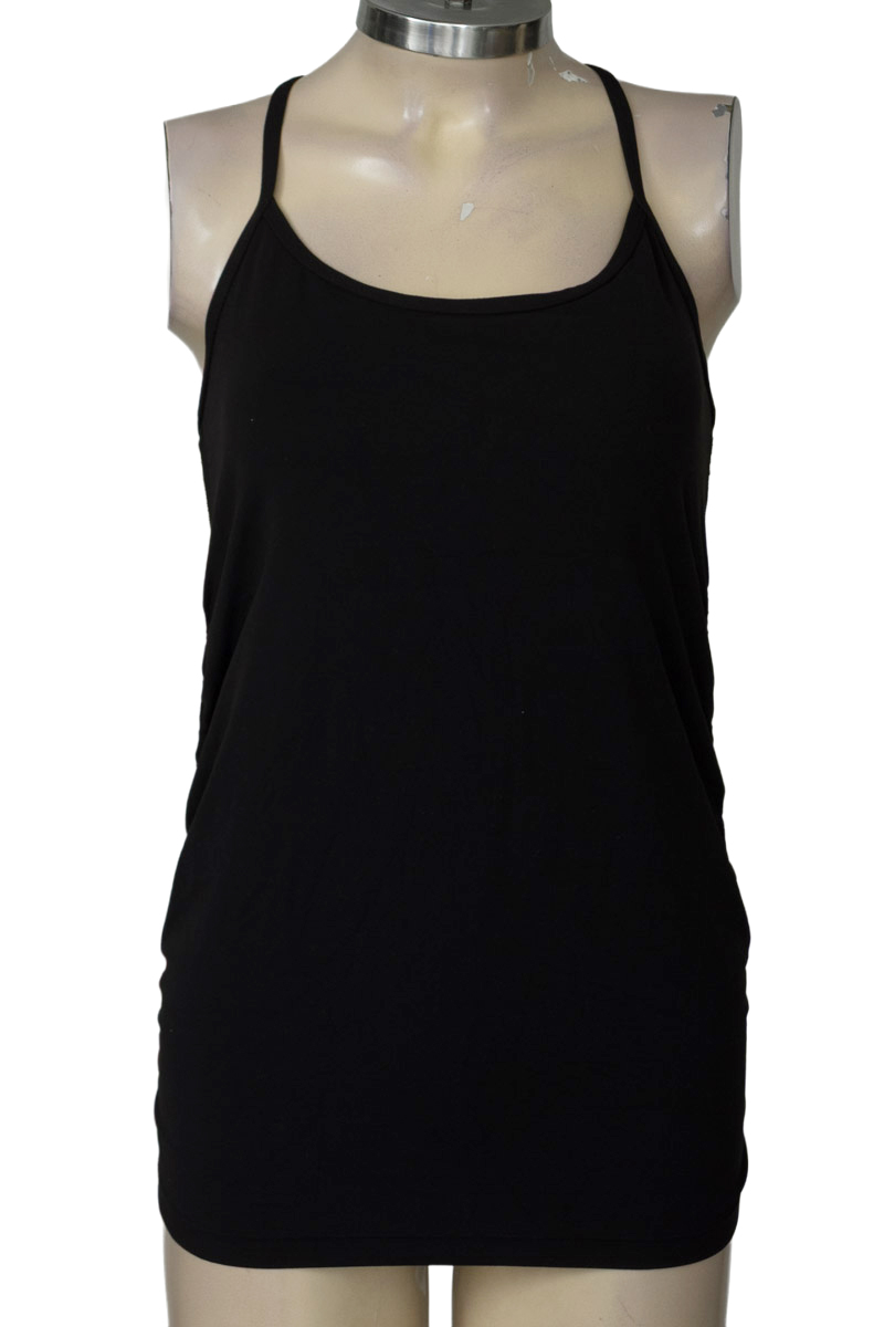 Top / Camiseta color Negro - Closeando