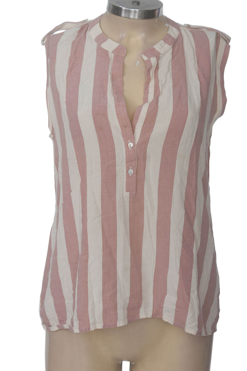 Top / Camiseta color Rosado - APOLOGY