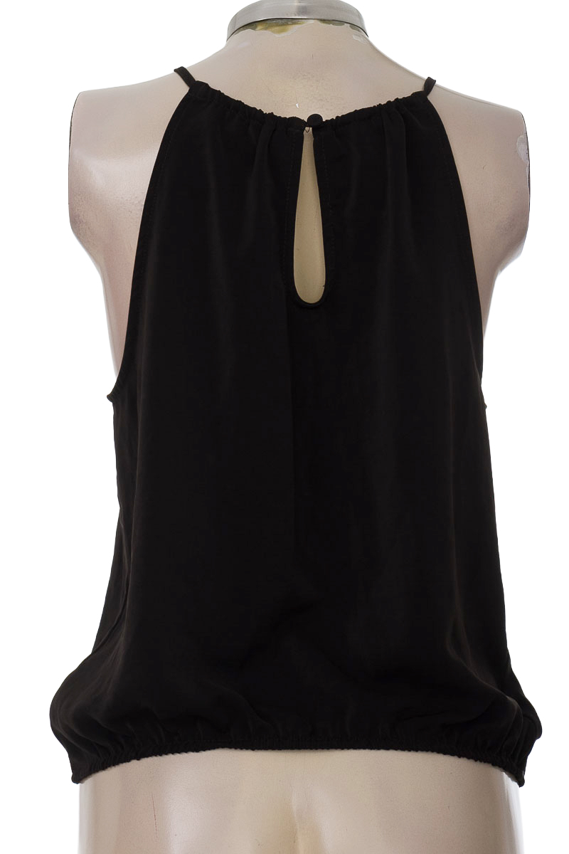 Top / Camiseta color Negro - NAF NAF