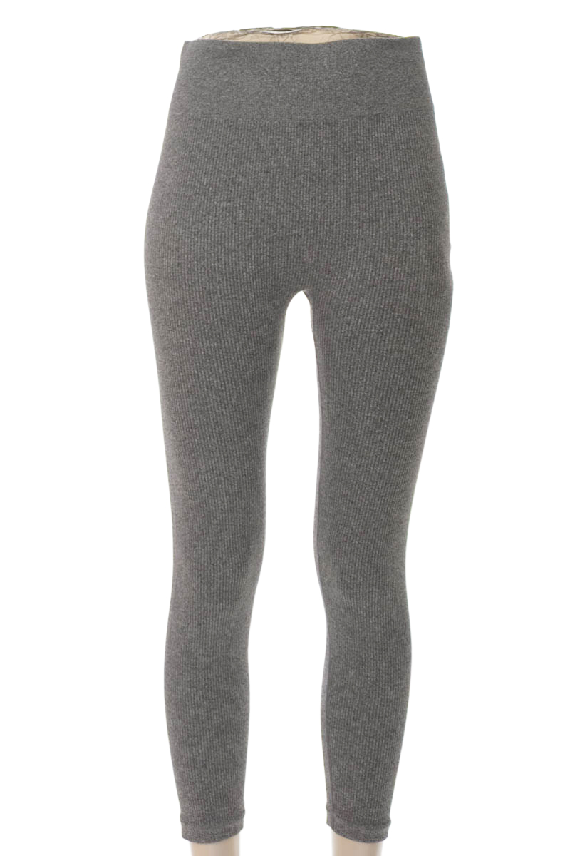 Ropa Deportiva / Salida de Baño color Gris - Closeando