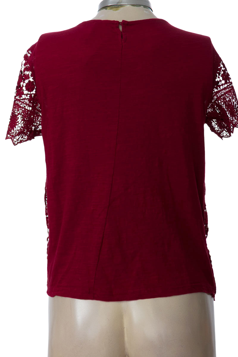 Top / Camiseta color Vinotinto - Stradivarius
