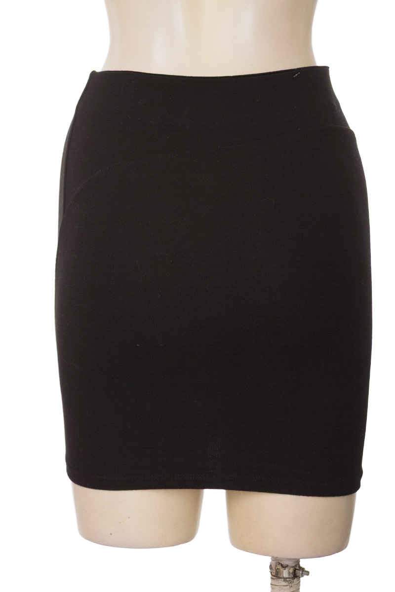 Falda color Negro - Closeando