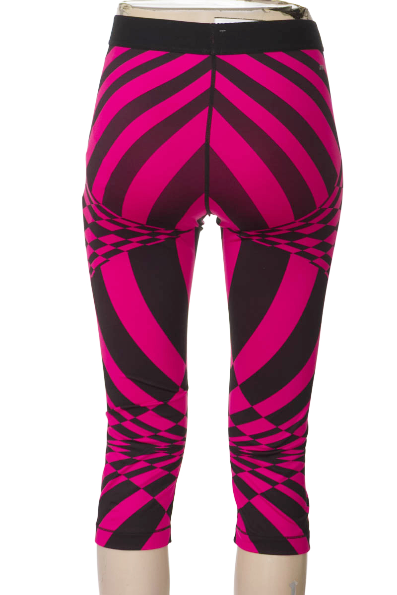 Ropa Deportiva / Salida de Baño color Fucsia - Nike