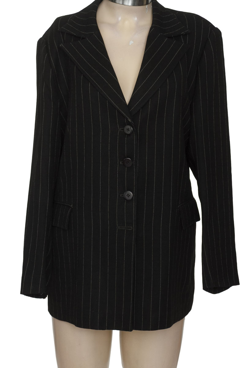 Chaqueta / Abrigo color Negro - Closeando