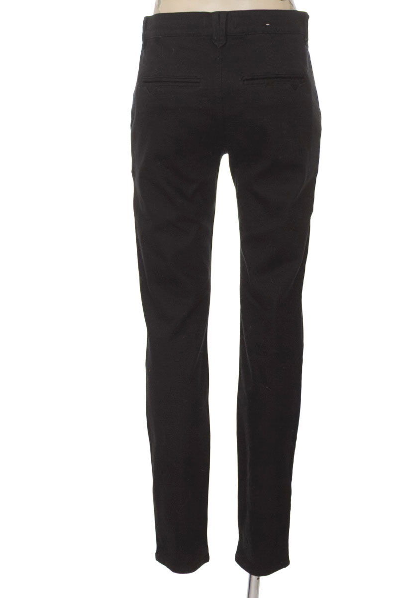 Pantalón color Negro - Chevignon