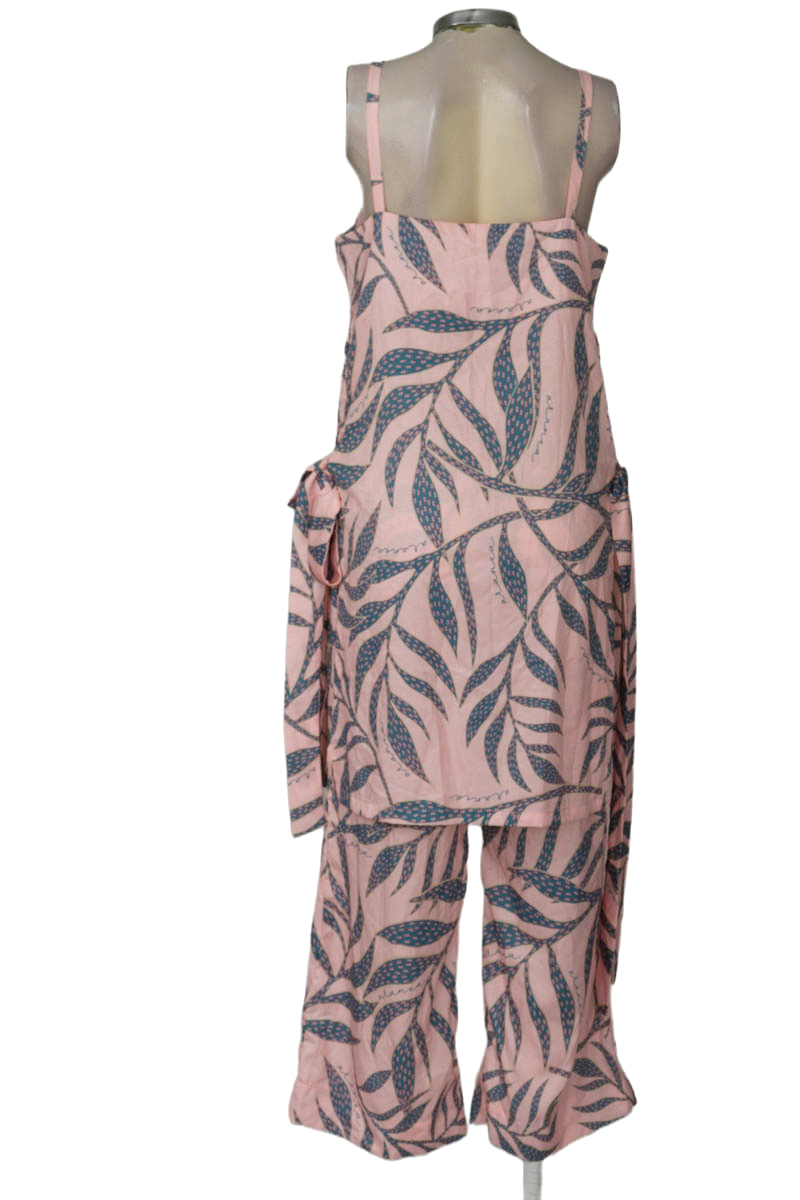 Vestido / Enterizo color Rosado - ARANEA