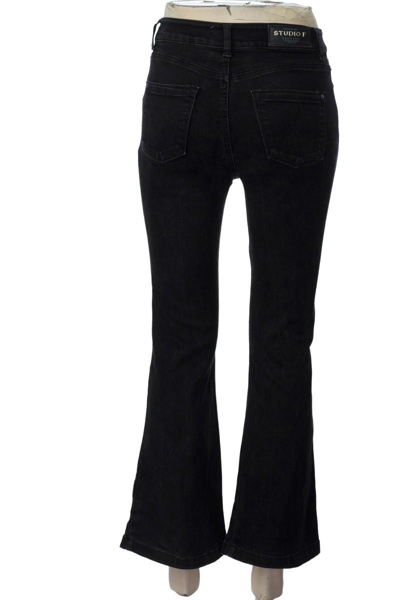 Pantalones color Negro - Studio F