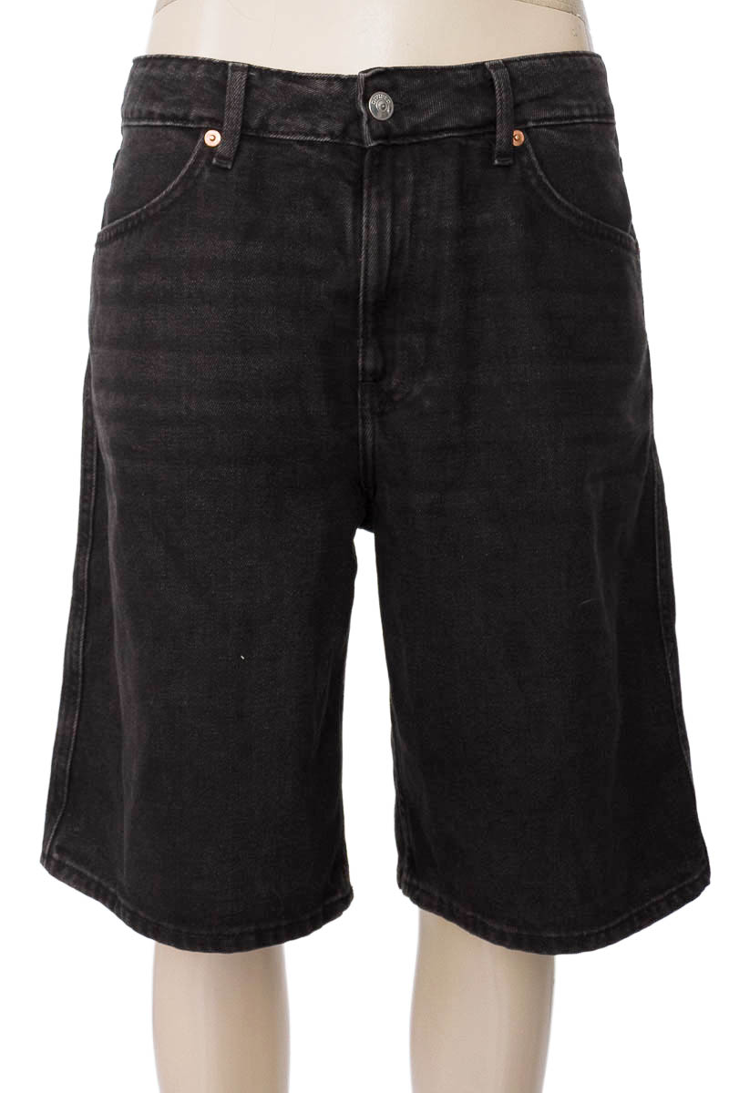 Bermuda - Pantaloneta color Negro - Divided by H&M