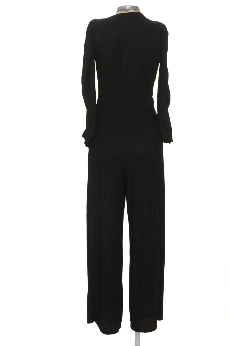 Vestido / Enterizo color Negro - Closeando